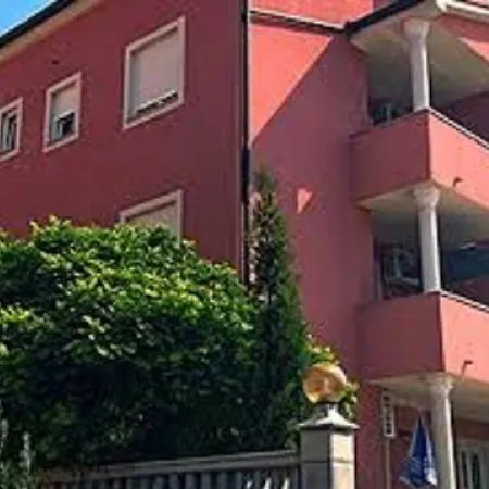 Dijana Hotel 3*